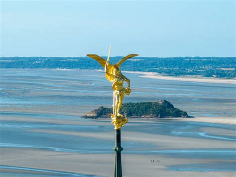 The Dragon of Mont Saint-Michel? A Tale Of Courage And Culinary Curiosity From Fourth-Century Gaul!